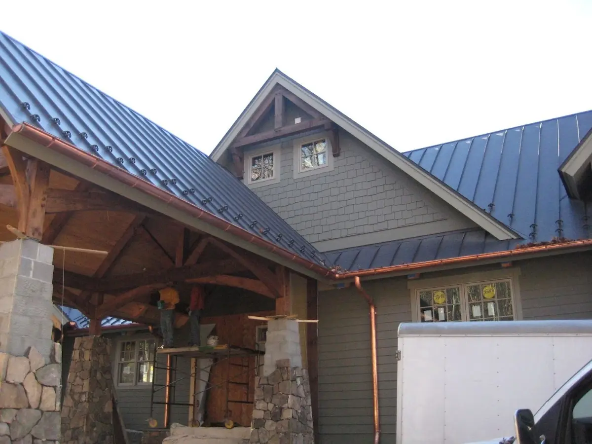 Craftsman Roofing team delivering quality roofing work in Hidalgo